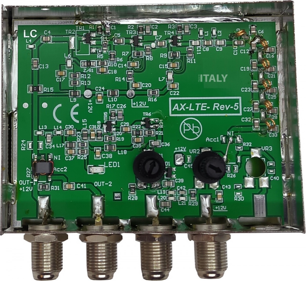 Amplificatore TV a 2 uscite schema circuito elettronico